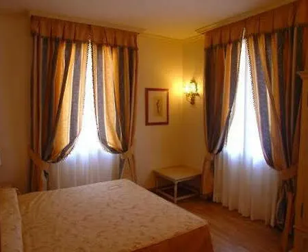 Laguna Hotel 4*