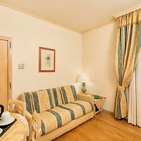 ホテル ラグナ 4*