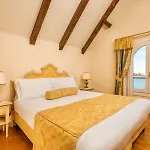 لاغونا فندق