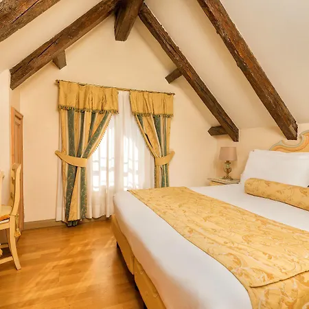 Laguna 4*