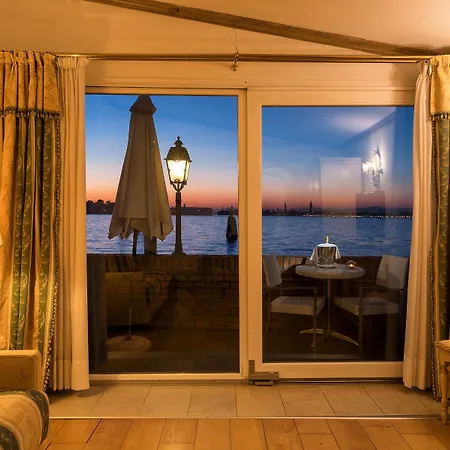 Laguna 4*